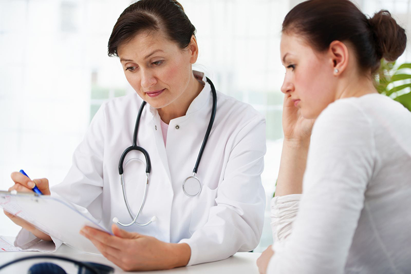 Hỏi bác sĩ về những rủi ro khi thực hiện nội soi buồng tử cung