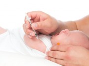 Tại sao có quá nhiều vắc-xin tiêm phòng cho bé?