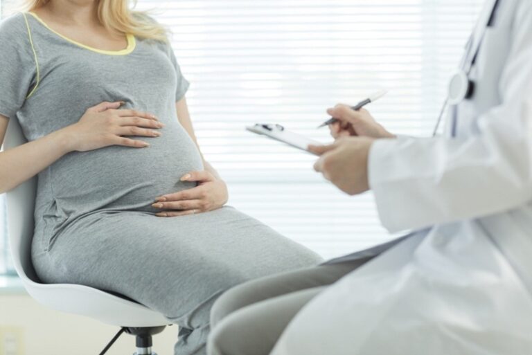 Phải làm sao nếu bị u xơ tử cung khi mang thai?