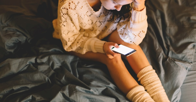 Cách quan tâm người yêu qua tin nhắn bằng 21 tuyệt kỹ chúc ngủ ngon